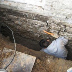 Як і чим зміцнити стіни цегляного будинку: відео інструкція