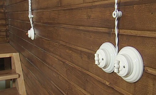 Як проводиться електрика в деревяному будинку своїми руками: схеми