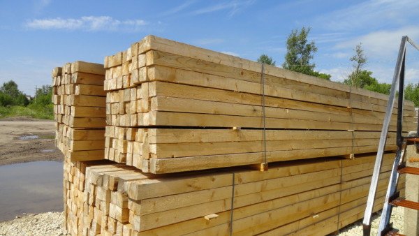 Зведення каркаса будинку з бруса 150х150 мм своїми руками Зведення каркаса будинку з бруса 150х150 мм своїми руками