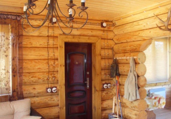 Може бути ретро проводка в деревяному будинку?