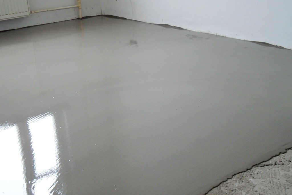 Як вирівняти бетонну підлогу в квартирі під ламінат відео, своїми руками Як вирівняти бетонну підлогу в квартирі під ламінат відео, своїми руками