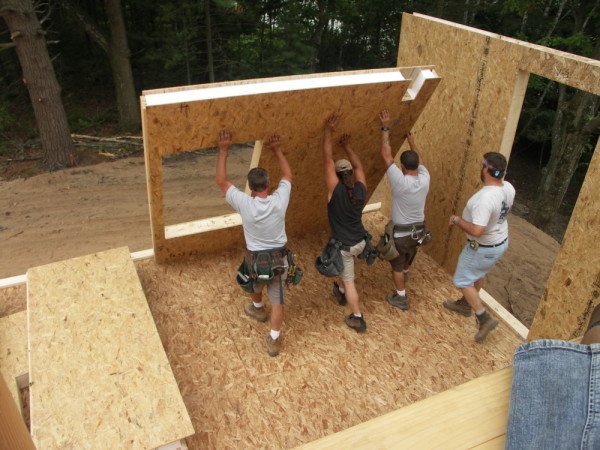 Нові технології в будівництві: будинки з сендвіч панелей
