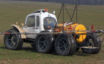 Самохідний обприскувач Роса   безліч функцій в одній машині