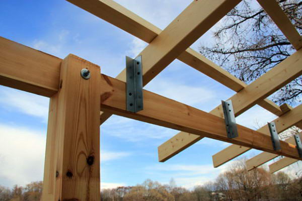 Як зробити односкатную дах прибудові до будинку своїми руками — покрокове відео, фото