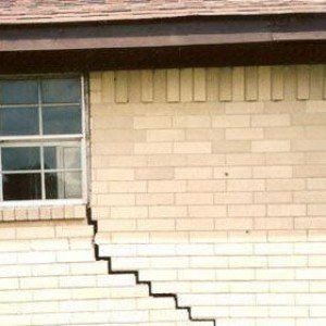 Ремонт тріщин у цегляних стінах, як позбавитися від трешін, фото відео