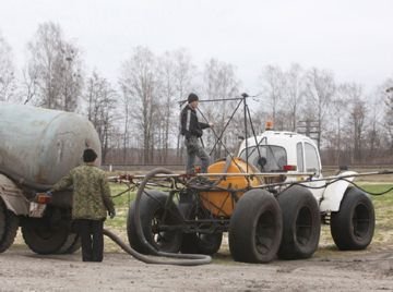 Самохідний обприскувач Роса   безліч функцій в одній машині