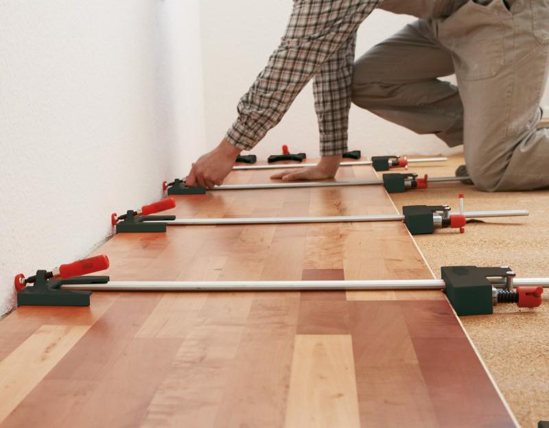 Укладання ламінату своїми руками: покрокова інструкція та відео Укладання ламінату своїми руками: покрокова інструкція та відео