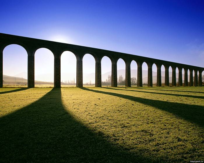 Крижана гірка в стилі Акведук у вашому саду своїми руками