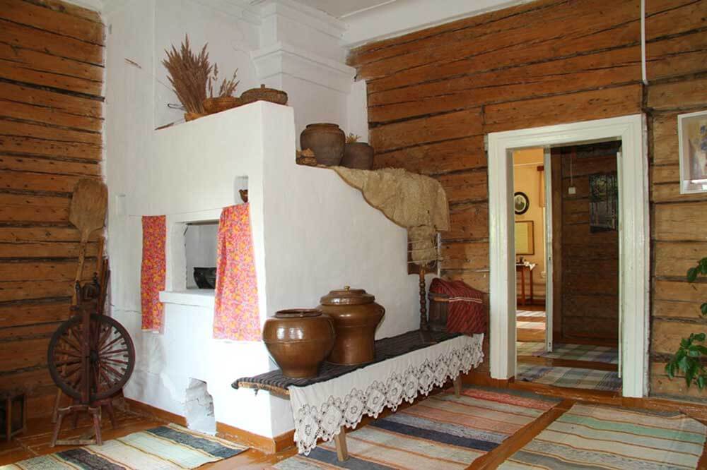 Як дешево опалити будинок без газу і електрики