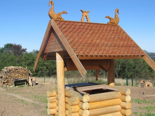 Сучасні колодязі з дерева: особливості облаштування Сучасні колодязі з дерева: особливості облаштування