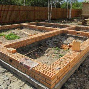 Цегляний фундамент своїми руками