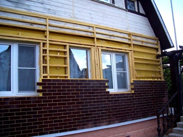 Як правильно утеплити побудований будинок з бруса зовні?