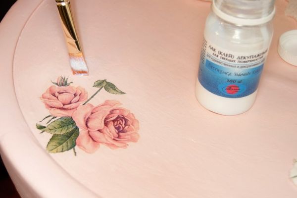 Декор стільця своїми руками: майстер клас по техніці декупаж, фото і відео