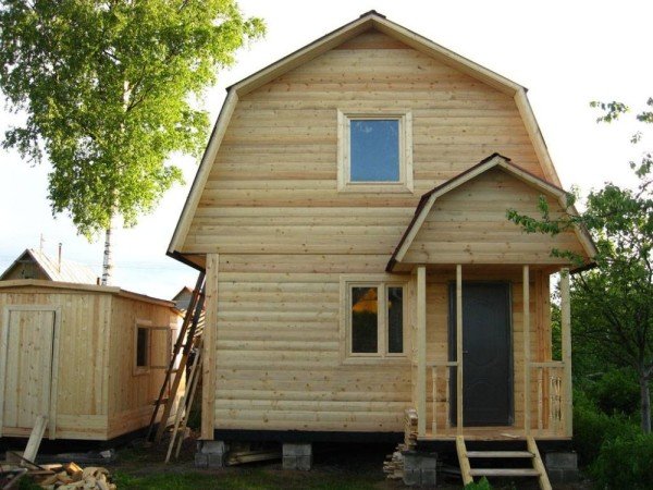 Які переваги мають дачні будинки з бруса