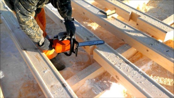 Якісні кути будинку з бруса довговічного