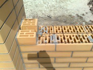 Будуємо паркан з цегли   поради майстра