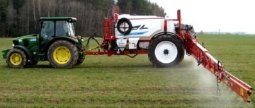 Причіпний обприскувач Баргам для поля   німецький розпил і італійське управління