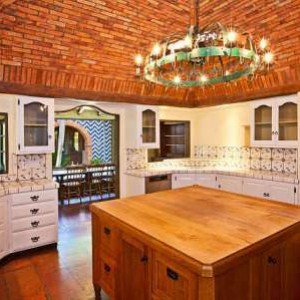 Як зробити кухонний фартух своїми руками   відео інструкція