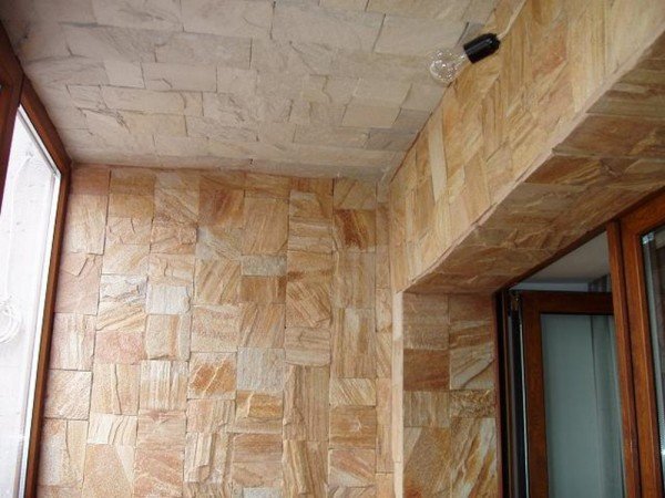 Як наноситься штукатурка по дереву всередині будинку?