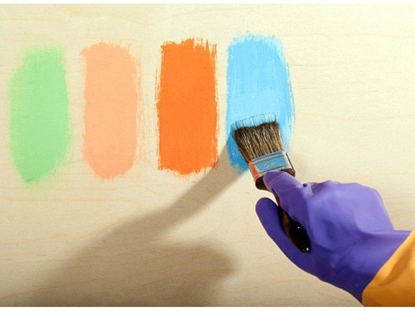 Як застосовується швидковисихаюча фарба по дереву без запаху? Як застосовується швидковисихаюча фарба по дереву без запаху?