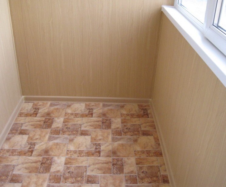 Як зробити підлогу на балконі і з чого зробити своїми руками