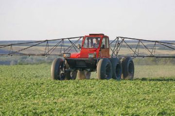 Характеристики та переваги самохідного обприскувача Туман 1