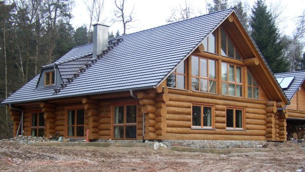 З яких видів деревини краще будувати одноповерхові деревяні будинки