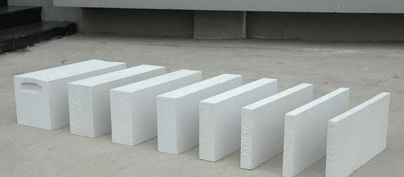 Переваги і недоліки використання газобетонних блоків в будівництві Переваги і недоліки використання газобетонних блоків в будівництві