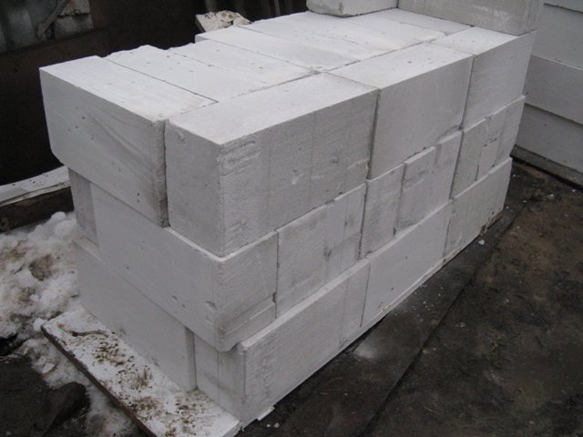 Переваги і недоліки використання газобетонних блоків в будівництві Переваги і недоліки використання газобетонних блоків в будівництві