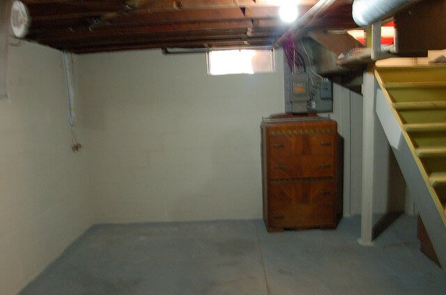 Як зробити підвал в будинку своїми руками