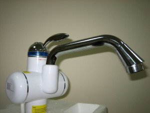Проточний електричний нагрівач води на кран   ціна та відгуки