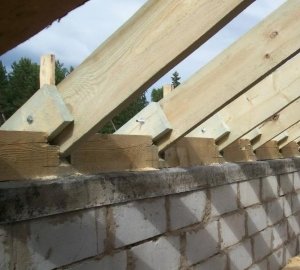 Кроквяна система двосхилого даху: пристрій, монтаж, креслення і схеми, фото і відео