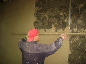 Як правильно штукатурити стіни з піноблоку: покрокове керівництво