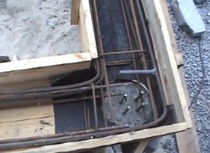 Пристрій монолітного залізобетонного ростверку фундаменту і його зведення Пристрій монолітного залізобетонного ростверку фундаменту і його зведення