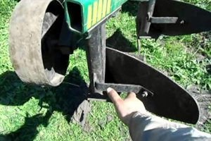 Плуг на мотоблоці: параметри регулювання і покрокова інструкція