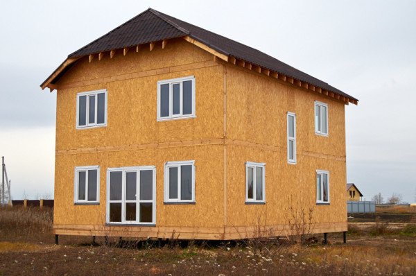 Будуємо будинок з сип панелей: плюси і мінуси такого житла