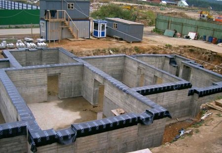 Види і призначення залізобетонних стінових блоків Види і призначення залізобетонних стінових блоків