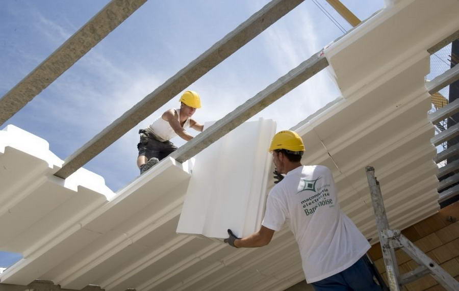 Утеплення мансардою даху зсередини своїми руками — пристрій і схема (фото, відео)