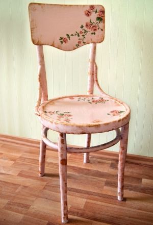 Декор стільця своїми руками: майстер клас по техніці декупаж, фото і відео