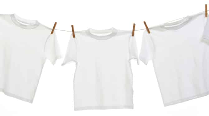 Як вивести жовті плями на білому одязі швидко і ефективно Як вивести жовті плями на білому одязі швидко і ефективно