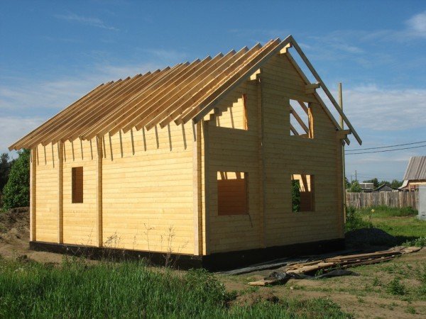 Які переваги має будинок з бруса 6х6 метрів?