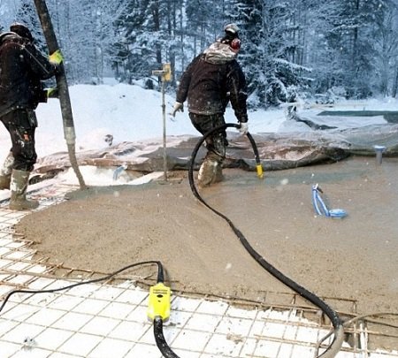 Розглядаємо вібраційний агрегат для бетону