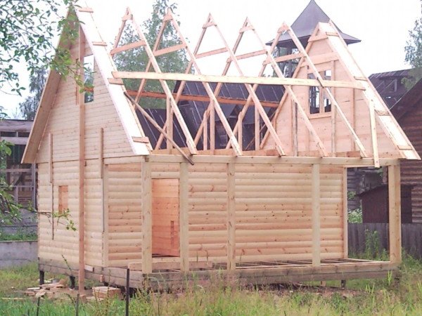 Особливості будівництва будинки і лазні з бруса