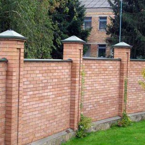 Як робиться кладка цегляних стовпів