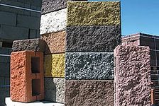 Облицювання керамзитбетонных блоків цеглою своїми руками