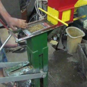 Як зробити пресований цегла своїми руками