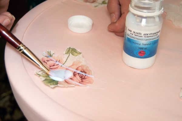 Декор стільця своїми руками: майстер клас по техніці декупаж, фото і відео