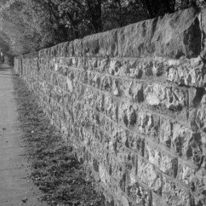Паркан з каменю своїми руками: робимо кладку самостійно Паркан з каменю своїми руками: робимо кладку самостійно