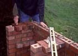 Як зробити шашличницю з цегли фото відео