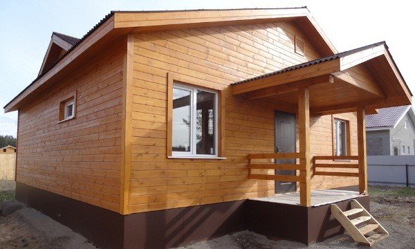 Що таке імітація бруса і які етапи його монтажу?